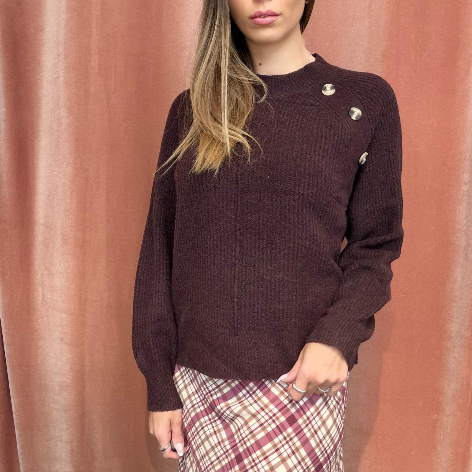 JDYANNIE LIFE L/S ON BUTTON PULL. KNT