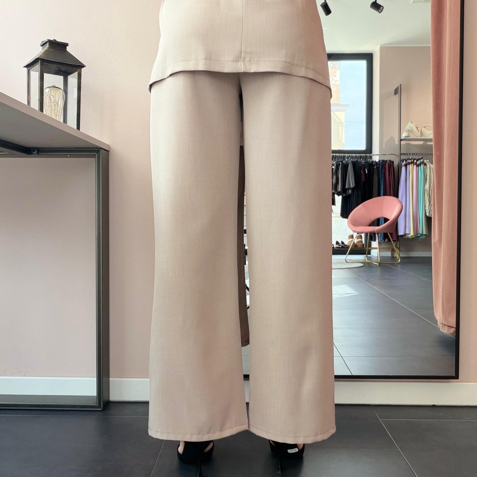 Completo Blazer Smanicato e Pantalone Gamba Larga - immagine 10