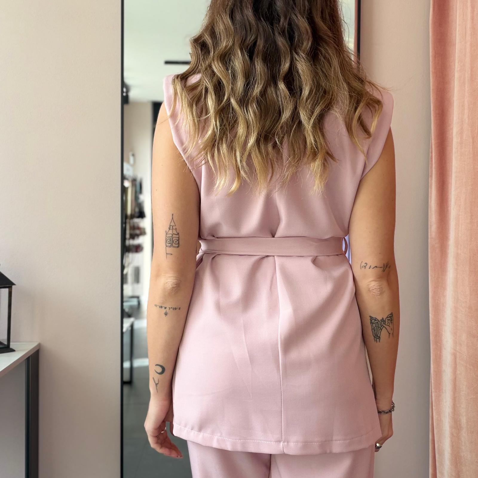 Completo Blazer Smanicato e Pantalone Gamba Larga - immagine 3